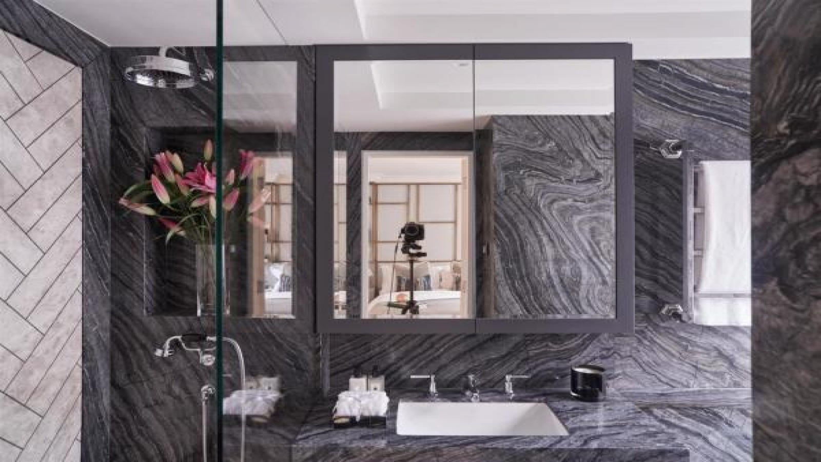 Knightsbridge SW1X London, 3 Bedrooms Bedrooms, ,3 BathroomsBathrooms,Apartment,For Sale,Knightsbridge SW1X London ,2,1033